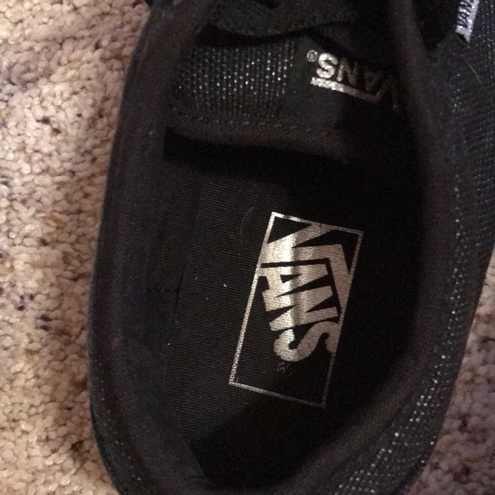 Vans - Picture 3 of 4
